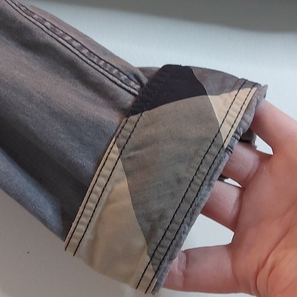 Burberry Brit Gray Chambray Button Down Shirt with Plaid Cuffs Size Large - Picture 3 of 6